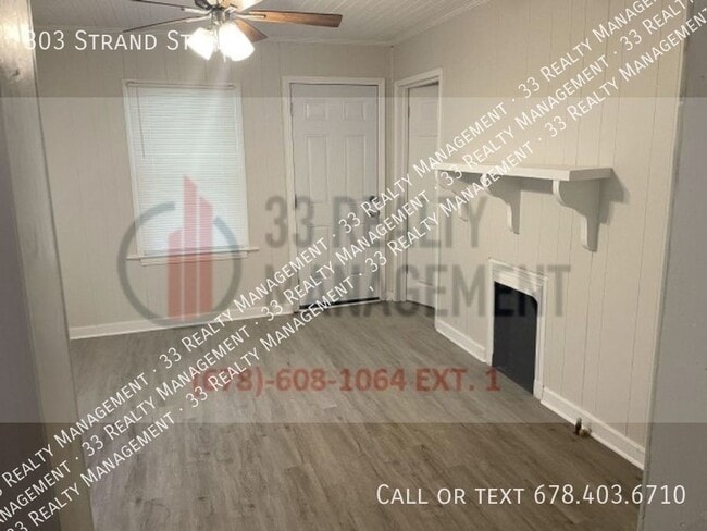 Building Photo - One-Level Single Family charming bungalow ...