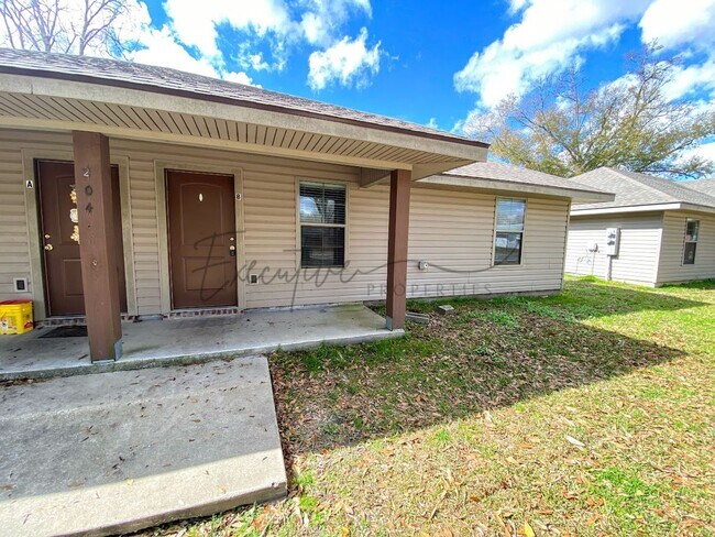 Building Photo - 204 S. Welty Avenue