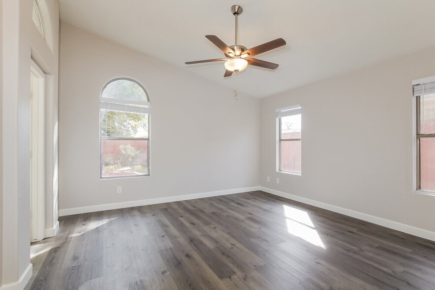 Building Photo - 15285 W Melissa Ln