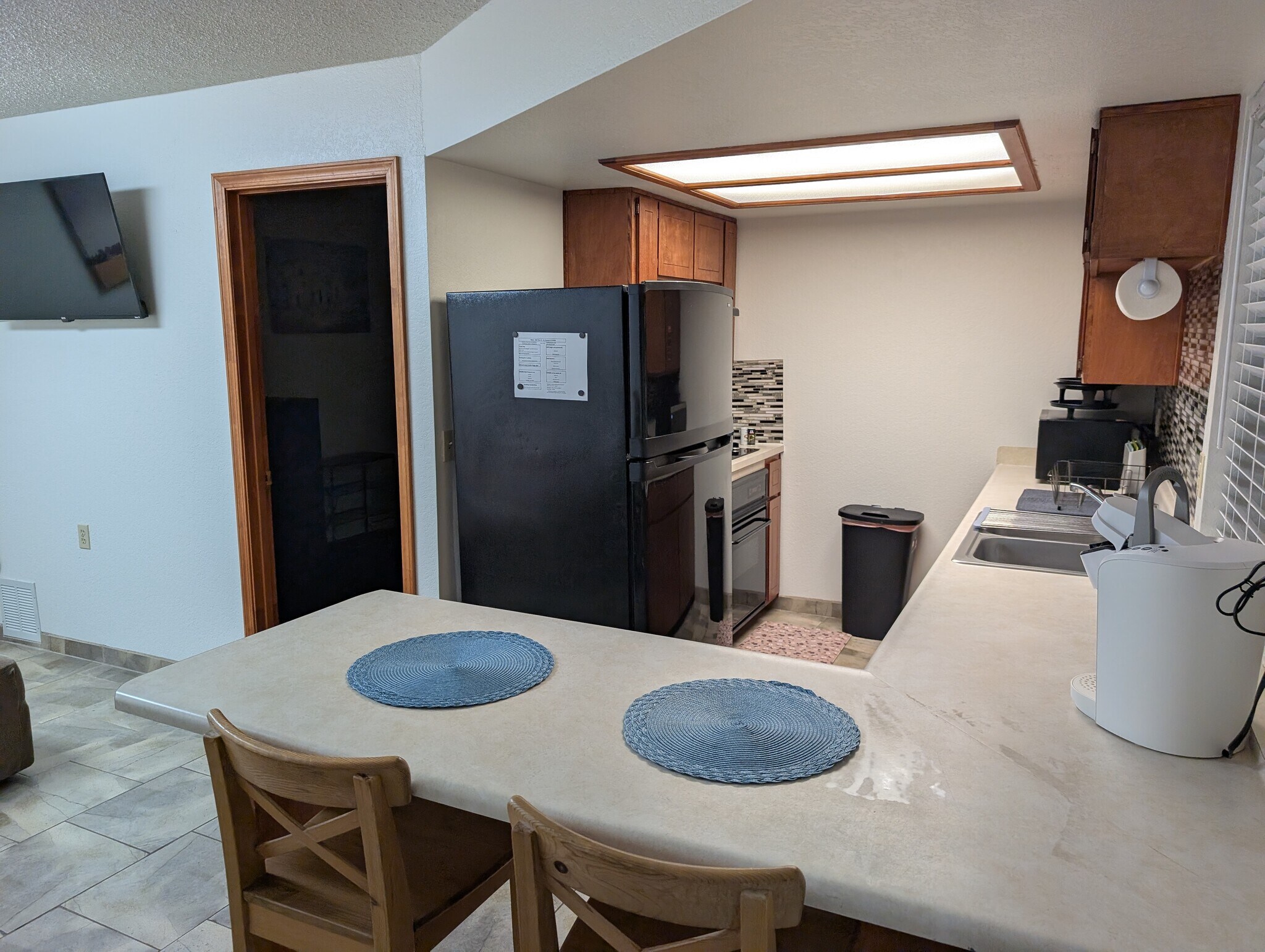 Building Photo - 605 Flora St