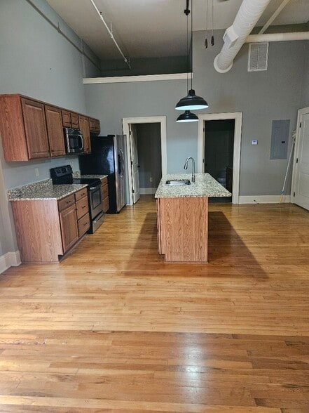 Building Photo - Sterchi & Kessler Lofts