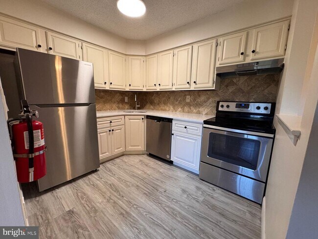 Building Photo - 815 Aspen Dr