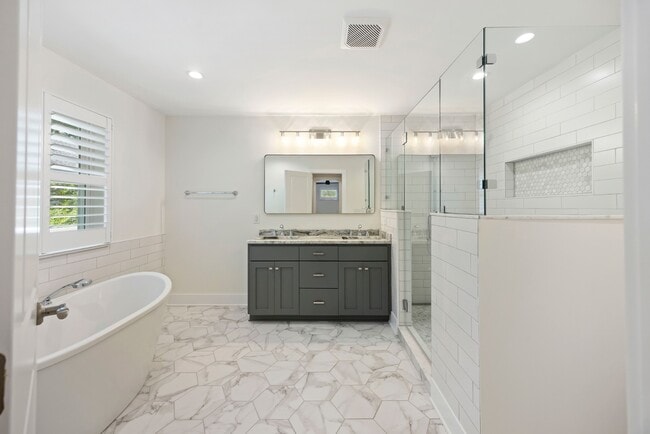 Building Photo - 137 Sparrow Dr
