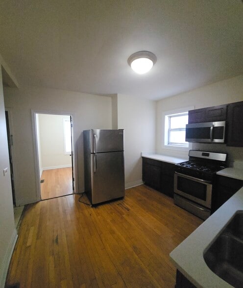 Building Photo - 5525 W Dakin St