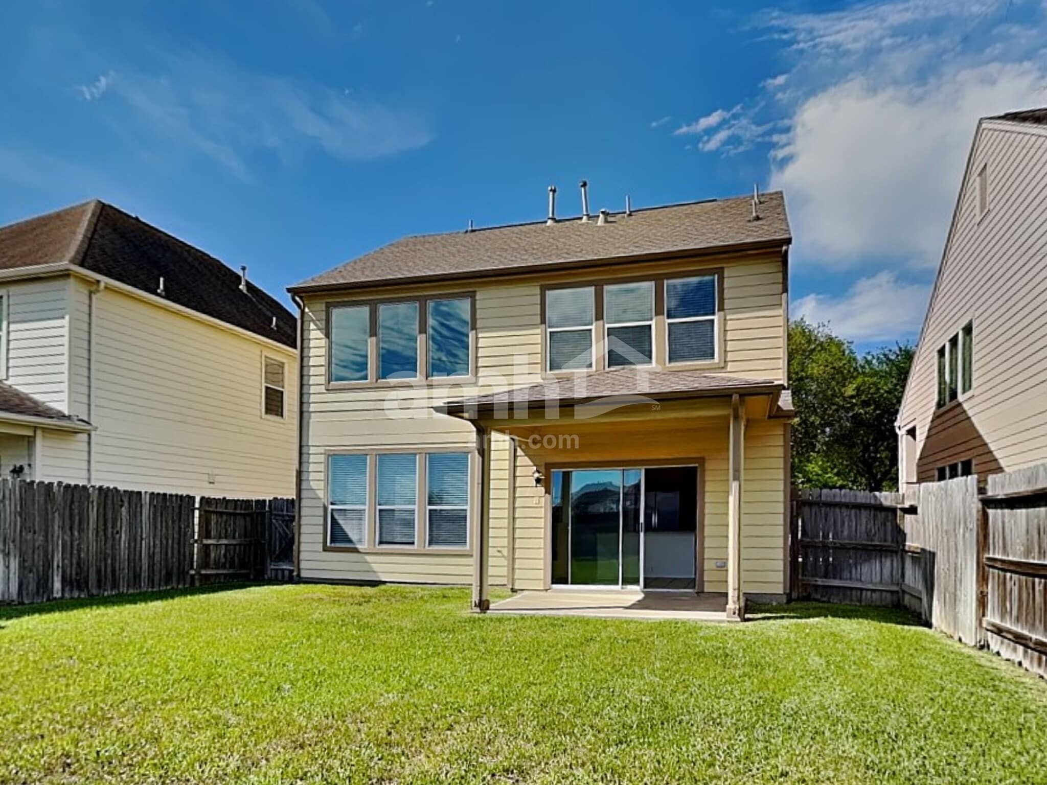 Building Photo - 26139 Flinton Dr