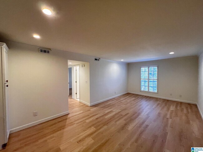 Building Photo - 157 Old Montgomery Hwy