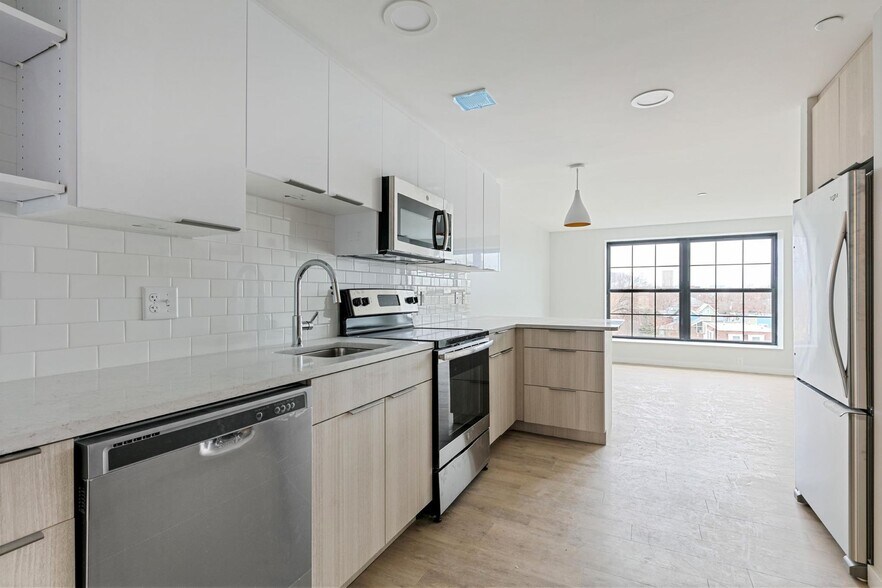 Building Photo - 24 Soden St