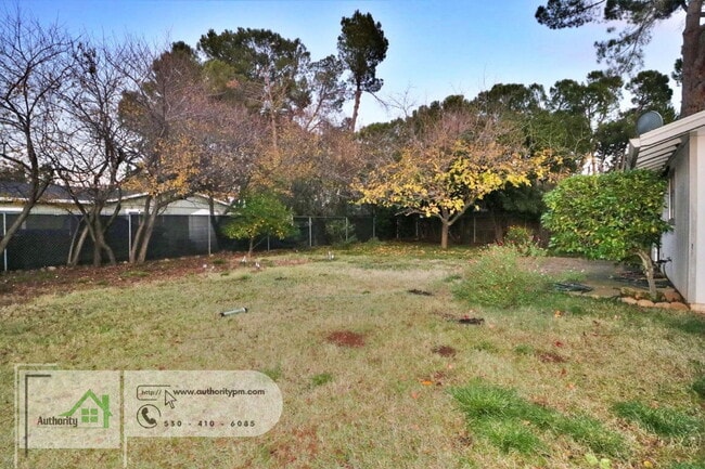 Building Photo - 2272 Wilson Ave