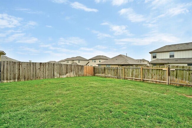 Building Photo - 336 Wapiti Rd