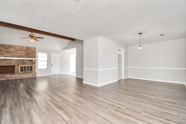 Building Photo - 11310 Sagewind Dr