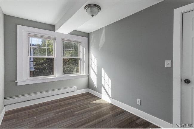 Building Photo - 1225 Hertel Ave