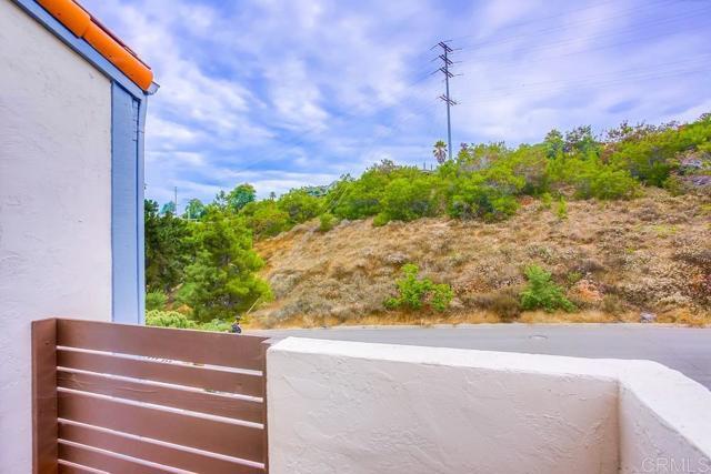 Building Photo - 2635 San Clemente Terrace