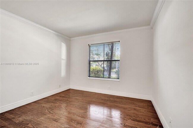 Building Photo - 658 Stanton Dr