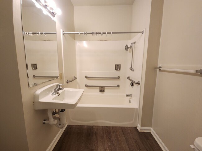 Building Photo - Downtown Bethlehem 2 Bedroom Apt.