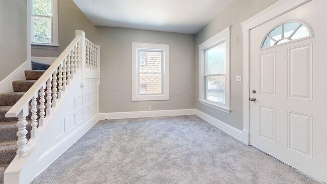 Building Photo - Cudell/West Blvd neighborhood; 4 bedroom/1 bath single family house for rent!