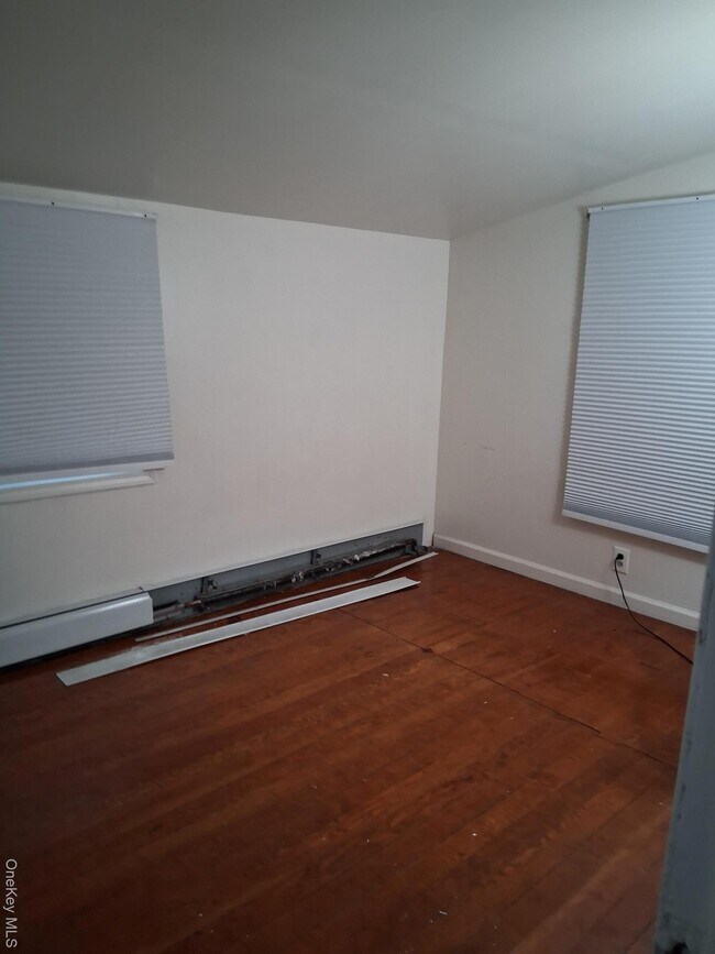 Building Photo - 26 Oakwood Trail S