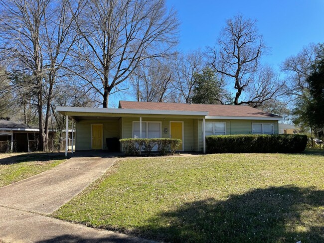 Primary Photo - Like New 3 Bedroom Home in Sunset Acres!