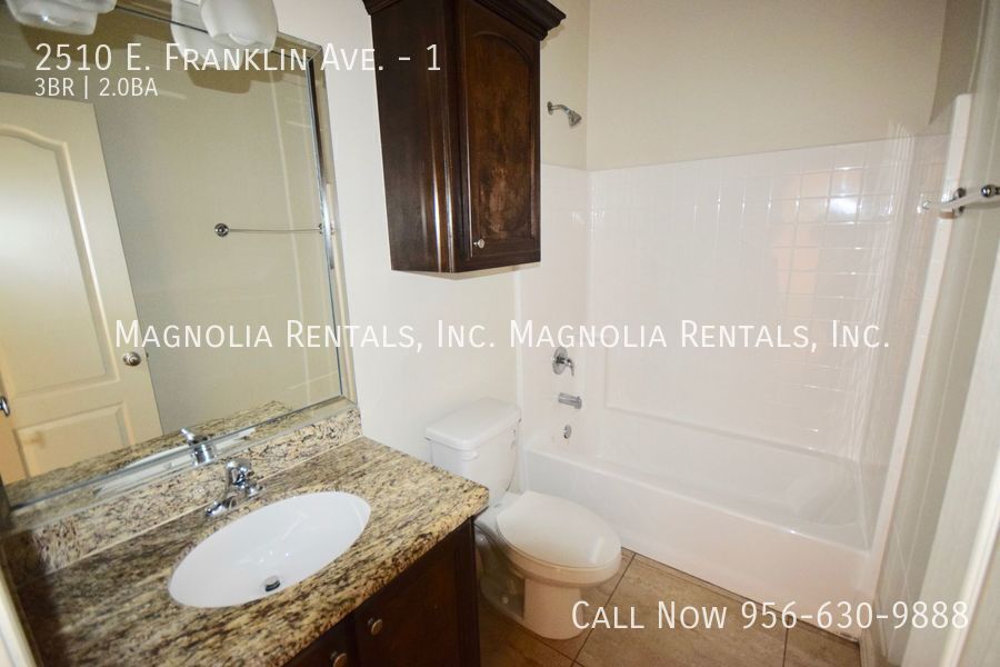 Building Photo - 2510 E Franklin Ave