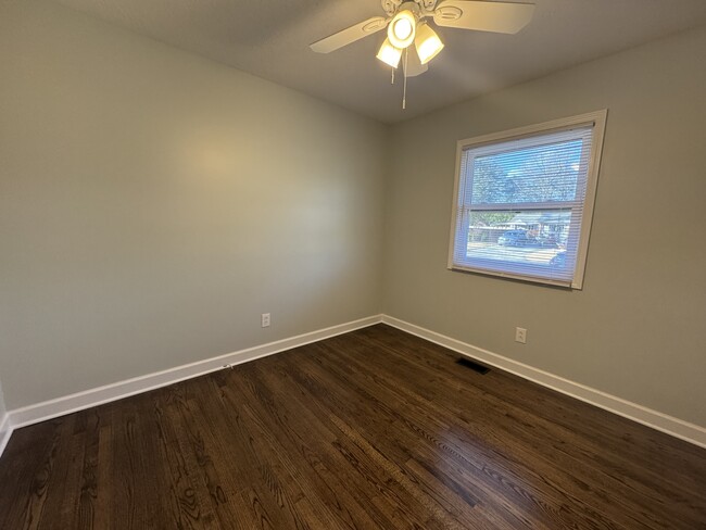 Building Photo - 142 Cardinal Rd