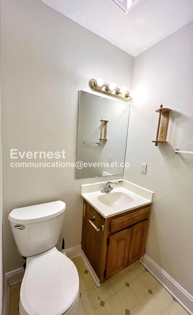 Building Photo - 1313 E 31st St