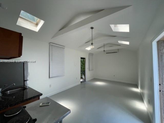 Building Photo - 118 NW 24th St