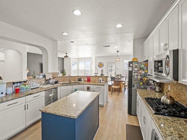 Building Photo - 4378 Green Tree Dr