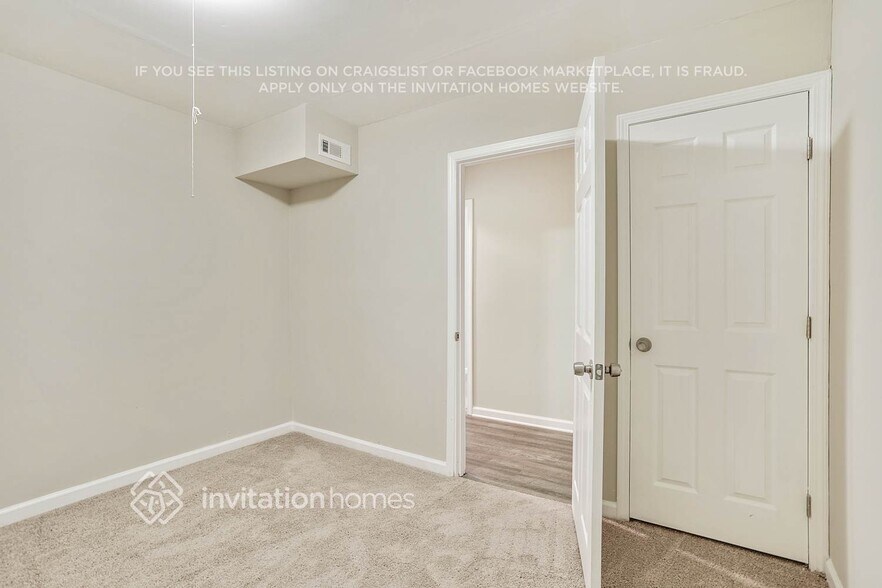 Building Photo - 832 Post Rd Cir