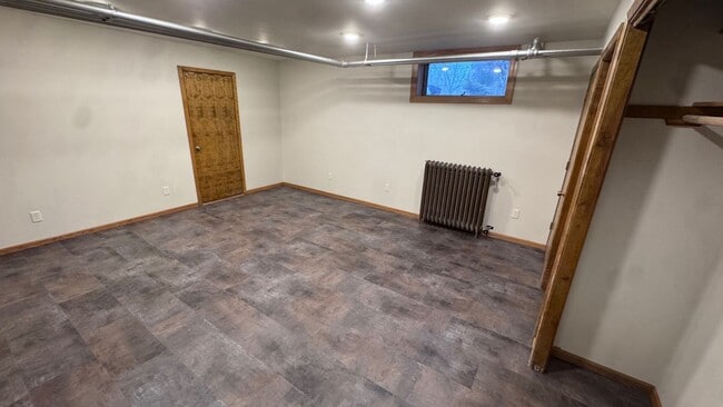 Building Photo - Wonderful 4BR 3BA w/ 2 Car Garage on 1.38 Acres in desirable Mendota Heights neighborhood!