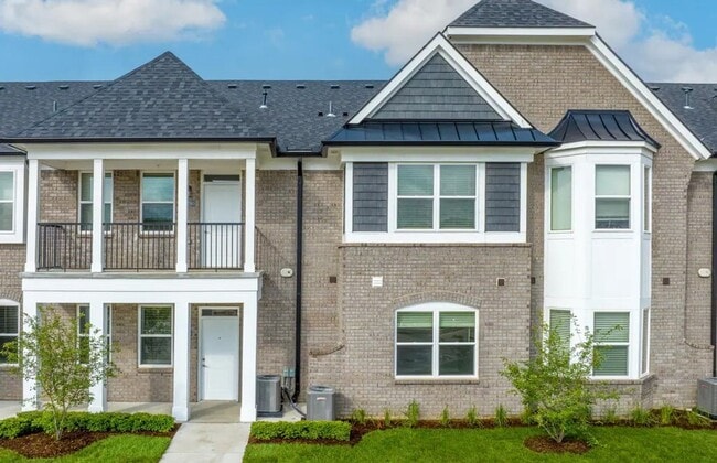 Building Photo - Shelby Township-Newer 2-bedroom, 2-bath condo with Balcony & Garage