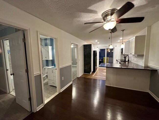 Building Photo - 502 Greenhill Ct