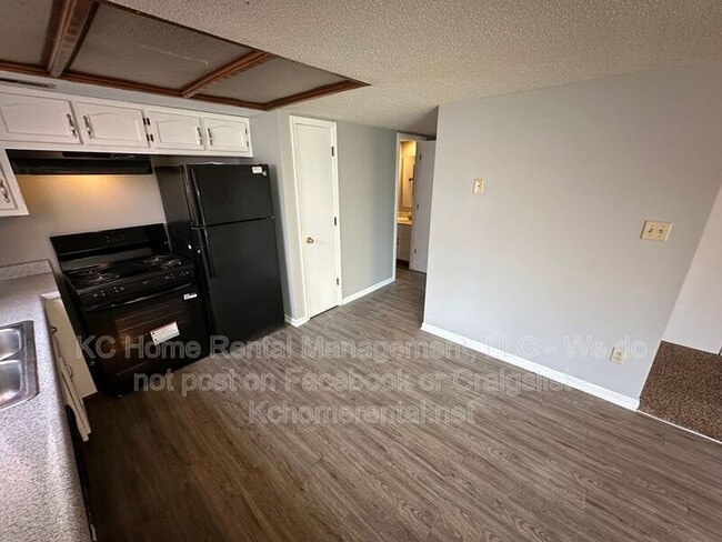 Building Photo - 35 Cherry St