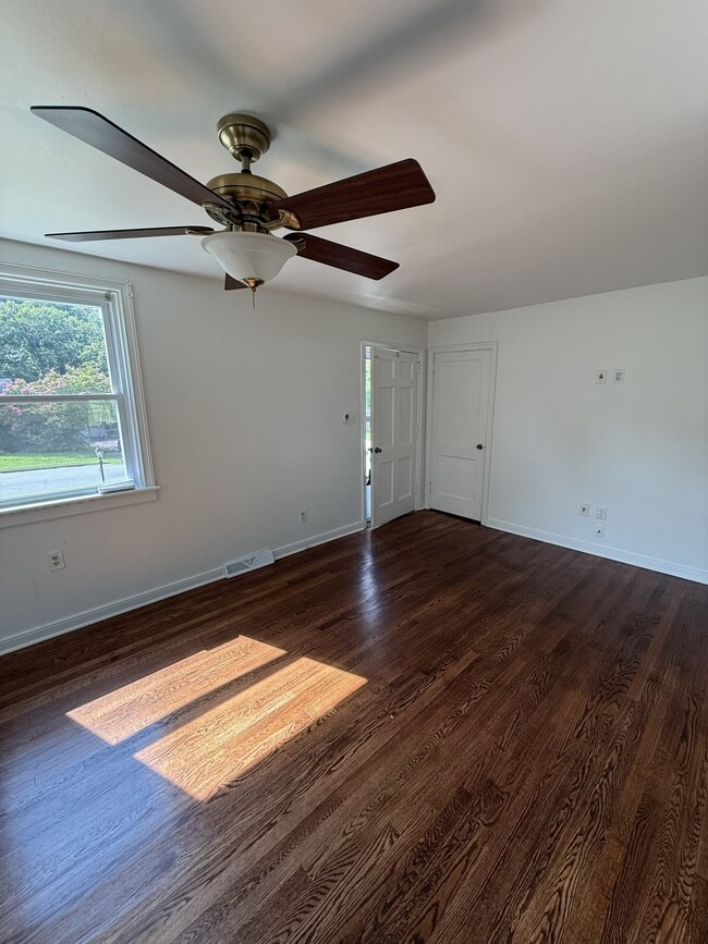 Building Photo - 1659 Rockwood Rd