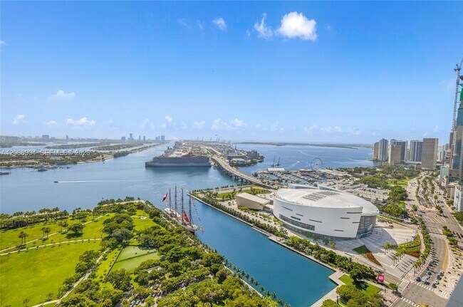 Building Photo - 1000 Biscayne Blvd