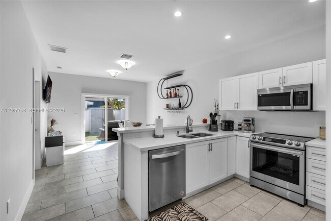 Building Photo - 1515 SW 65th Pl