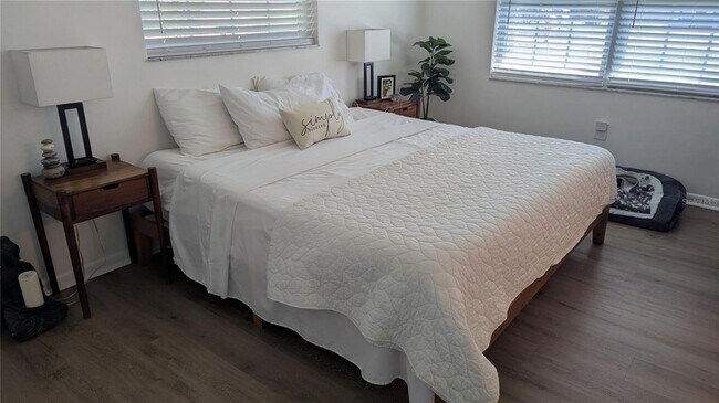 Building Photo - 173 Rotonda Cir