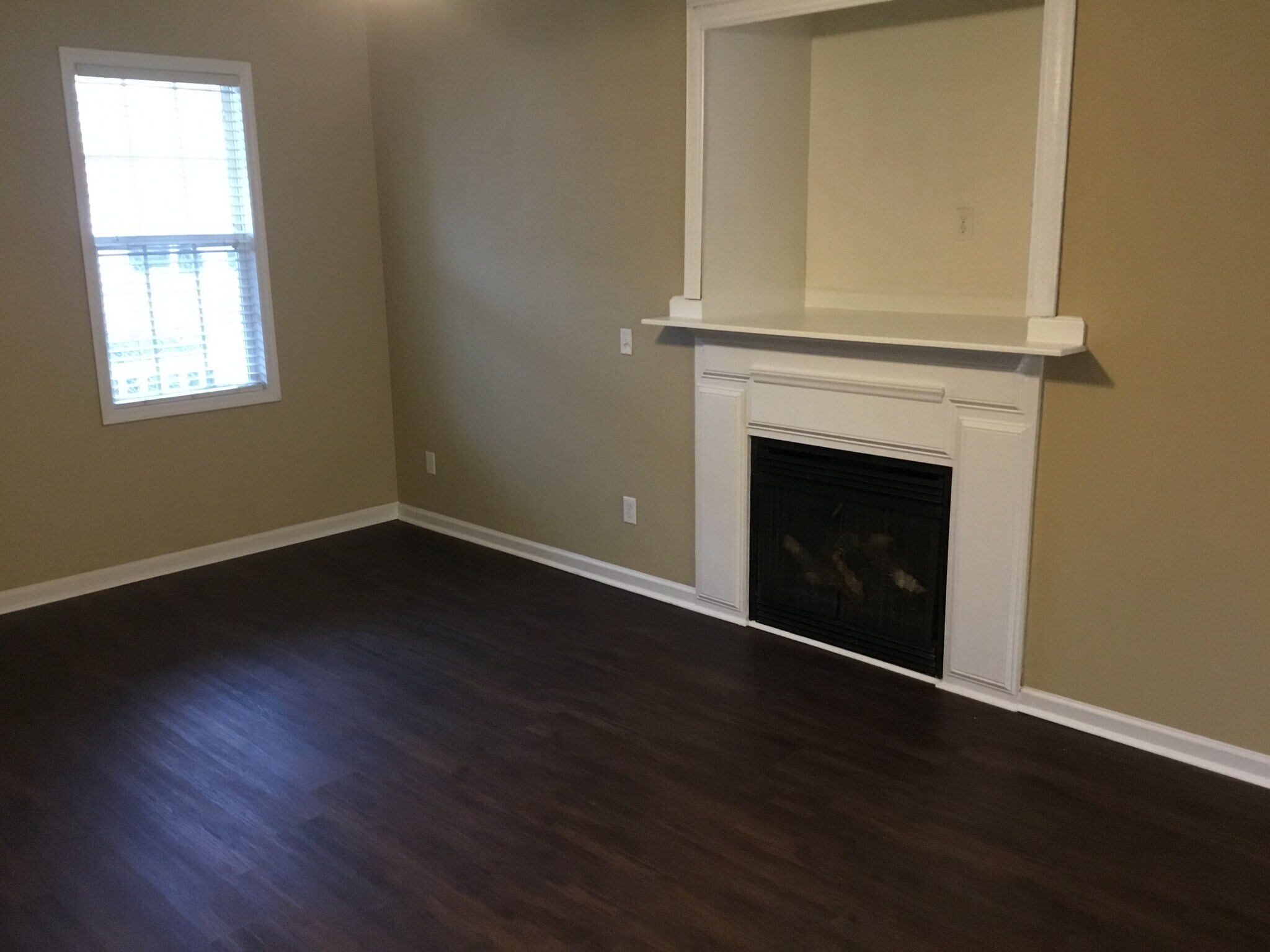 Building Photo - 204 Ber Creek Dr