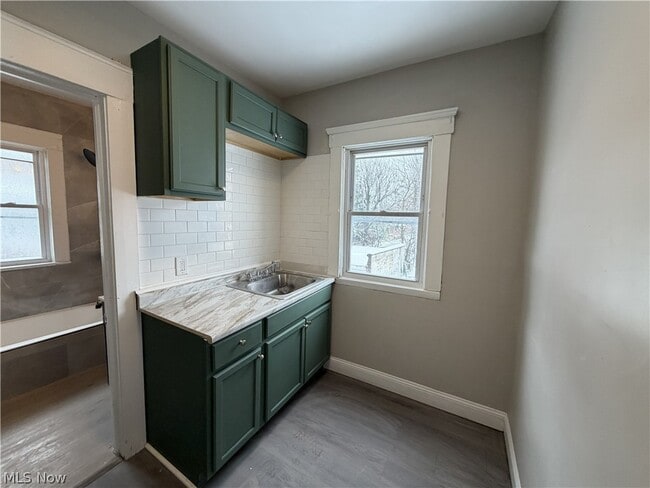 Building Photo - 15340 Yorick Ave