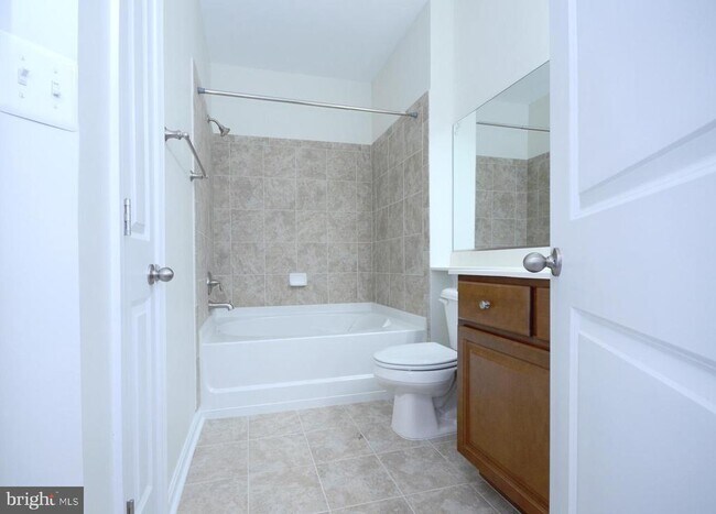 Building Photo - 3527 Piney Woods Pl