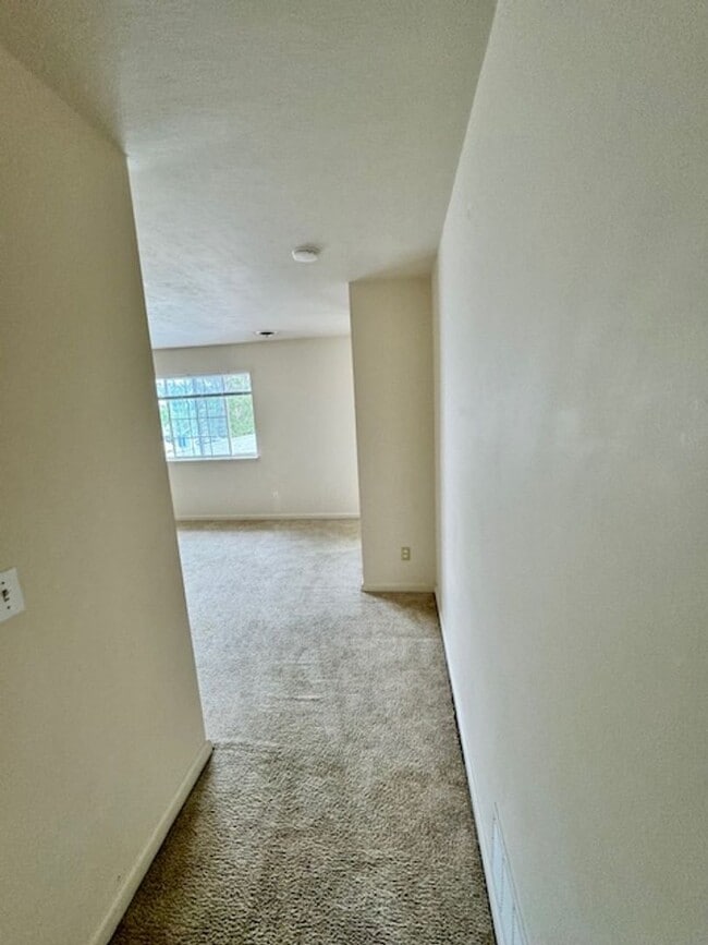 Building Photo - 3 Bedroom, 2 Bathroom 4-Plex