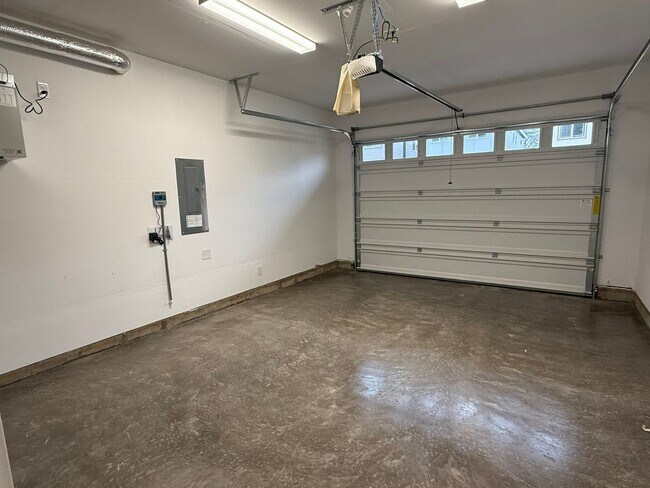 Building Photo - Beautiful Three Bedroom New Construction Home For Rent