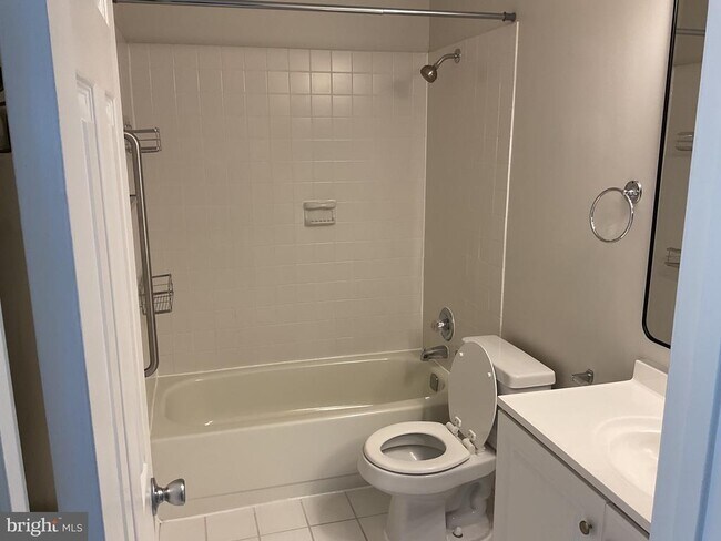 Building Photo - 8904 Grass Valley Ct