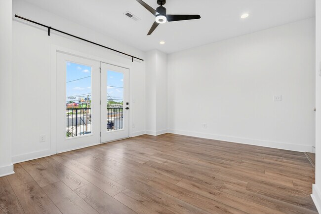 Building Photo - 413 Lellyett St