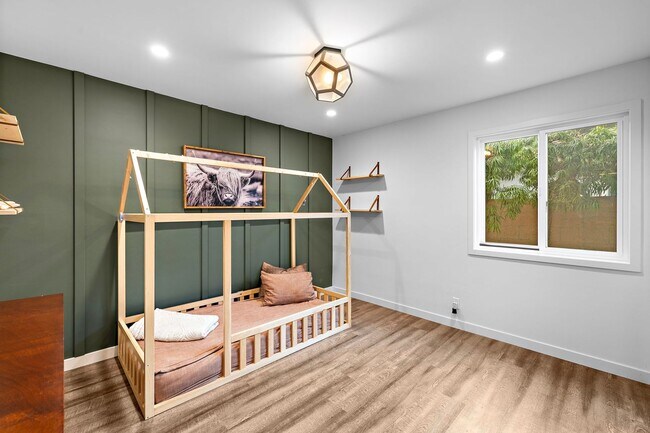 Building Photo - Beautifully Remodeled Rossmoor Home in a P...