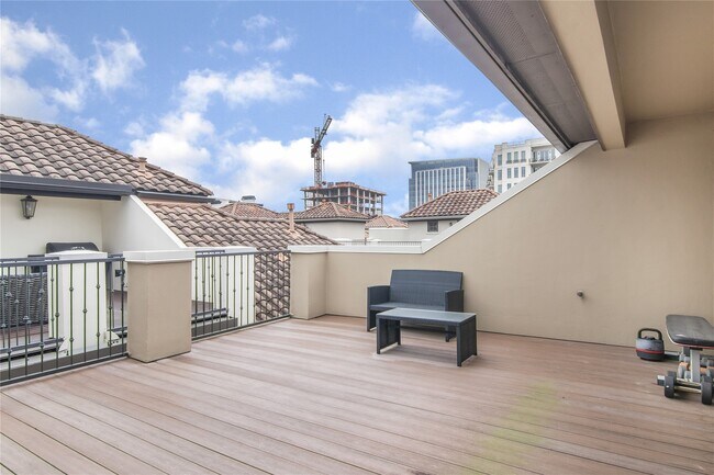 Building Photo - 2419 Brazoria St