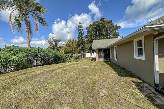 Building Photo - 5572 Myakka Ave