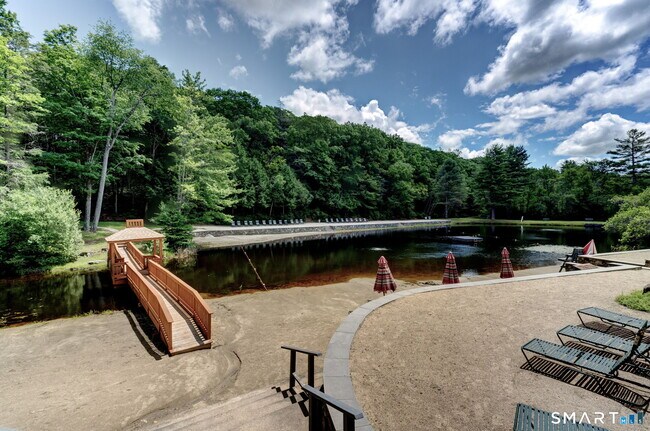 Building Photo - 355 Ledge Dr