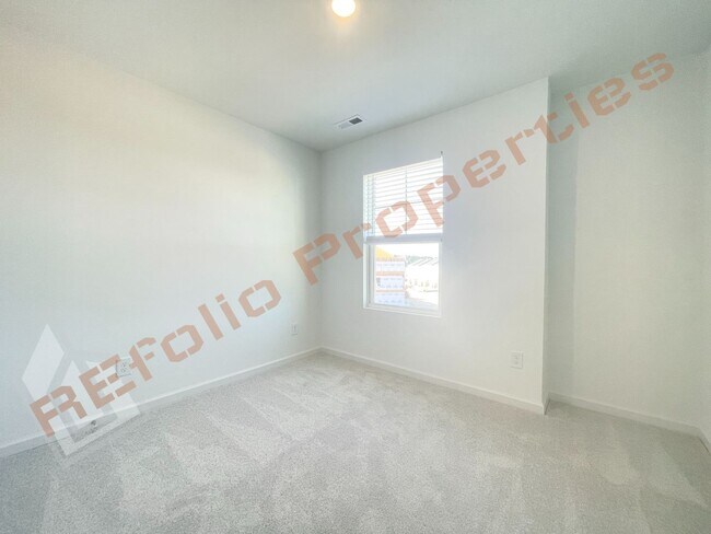 Building Photo - 813 Basswood Gln Trl