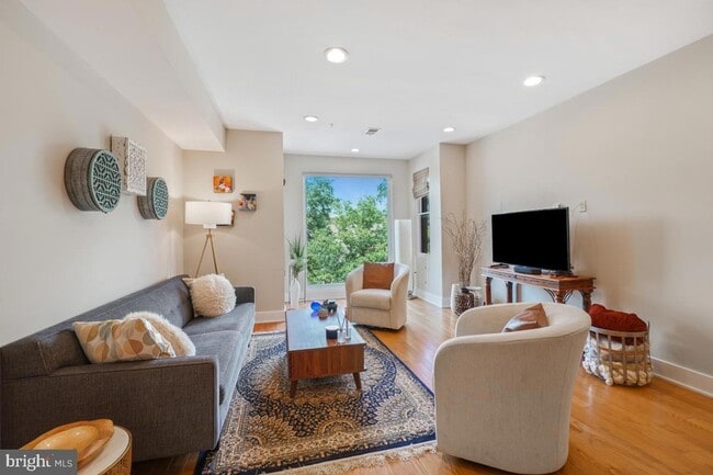 Building Photo - 440 Rhode Island Ave NW