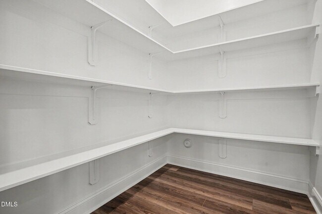 Building Photo - 321 Golden Trce Dr