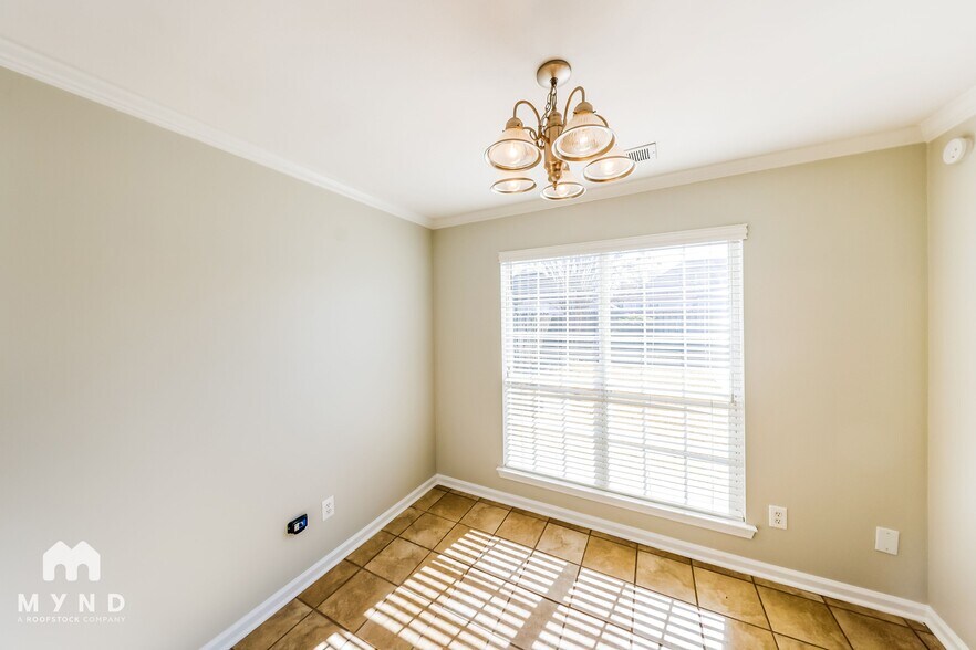 Building Photo - 4010 Cambridge Dr